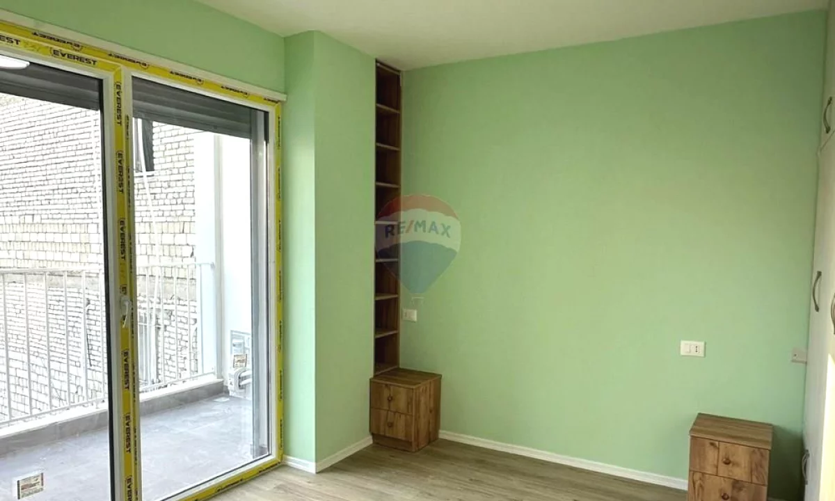 Shtepi me qera Apartament ne Tirane, Garsoniere, Mobilimi E mobiluar, Pagesa 550  Euro.