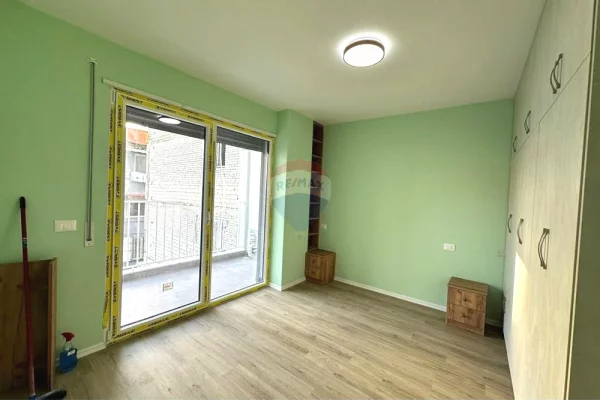 Shtepi me qera Apartament ne Tirane, Garsoniere, Mobilimi E mobiluar, Pagesa 550  Euro.