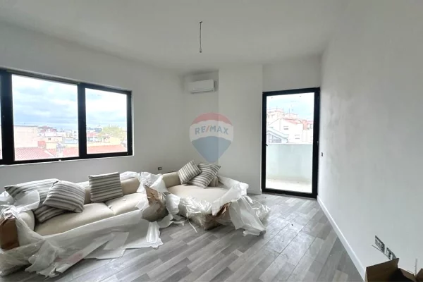 Shtepi me qera Apartament ne Tirane, 1+1, Mobilimi E mobiluar, Pagesa 700  Euro.