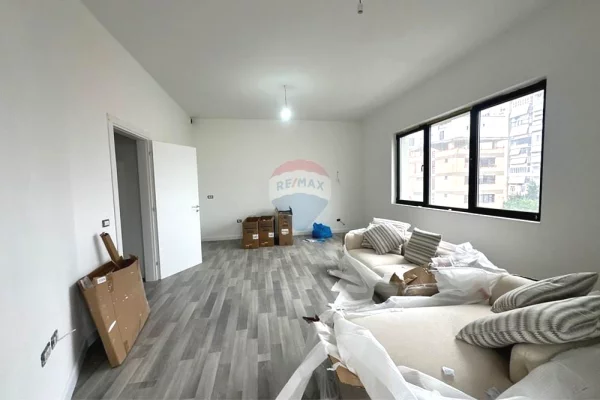 Shtepi me qera Apartament ne Tirane, 1+1, Mobilimi E mobiluar, Pagesa 700  Euro.