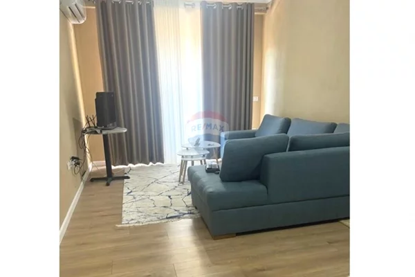 Shtepi me qera Apartament ne Tirane, 2+1, Mobilimi E mobiluar, Pagesa 450  Euro.