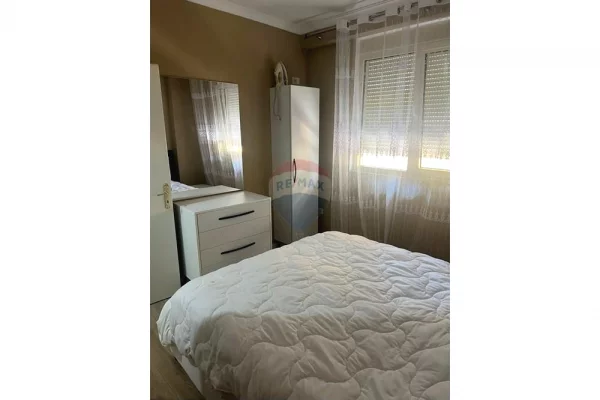Shtepi me qera Apartament ne Tirane, 2+1, Mobilimi E mobiluar, Pagesa 450  Euro.