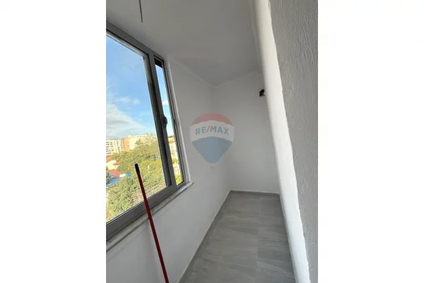 Shtepi me qera Apartament ne Tirane, 2+1, Mobilimi Bosh, pa mobiluar, Pagesa 65,000  Leke.