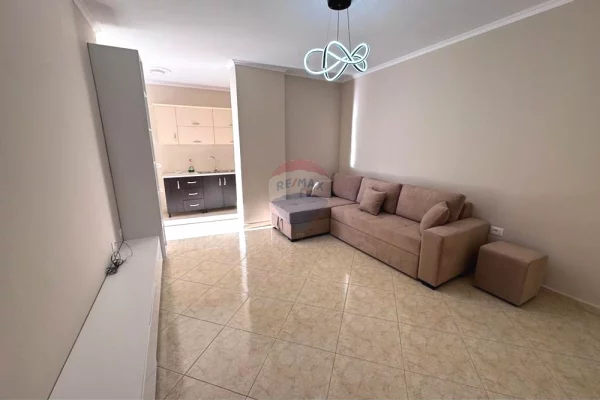 Shtepi me qera Apartament ne Tirane, 2+1, Mobilimi E mobiluar, Pagesa 500  Euro.