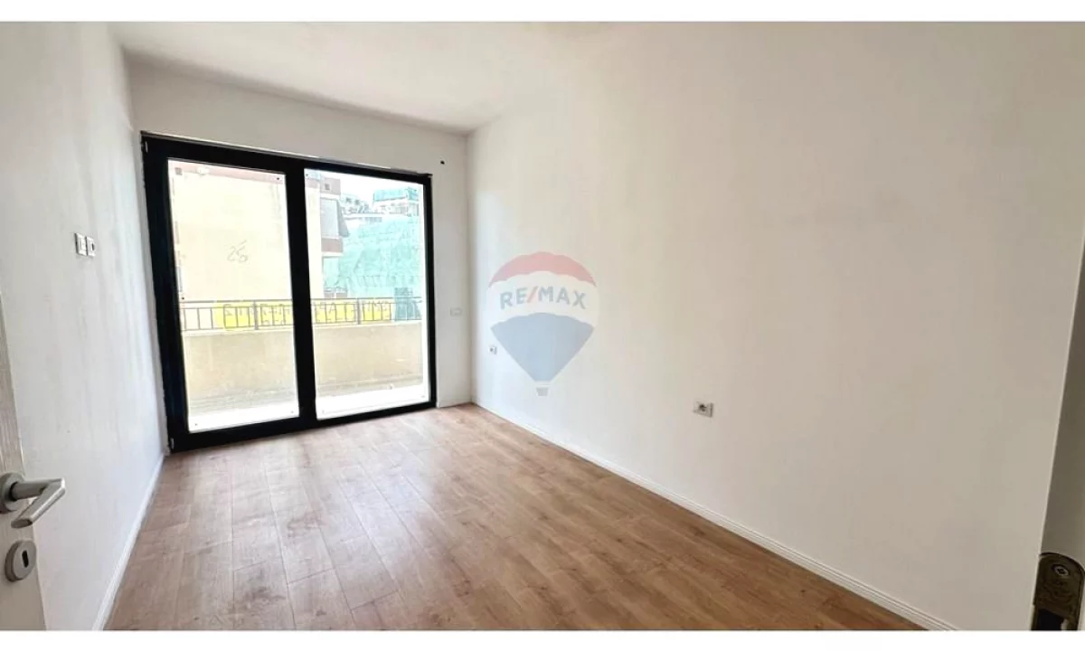 Shtepi ne shitje Apartament ne Tirane, 1+1, Mobilimi Pjeserisht e mobiluar, Pagesa 179,500  Euro.