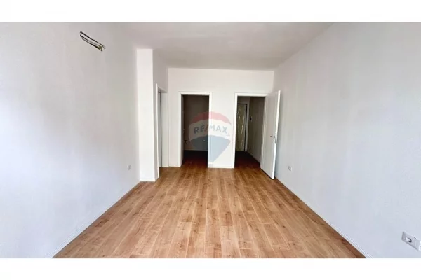 Shtepi ne shitje Apartament ne Tirane, 1+1, Mobilimi Pjeserisht e mobiluar, Pagesa 179,500  Euro.