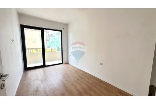 Apartament 1+1 me ballkon🔅 Liqeni Thatë 