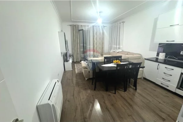 Apartament 2+1+2 /Ballkon 