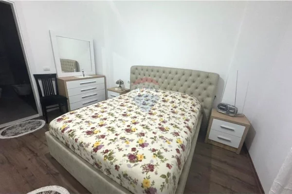 Shtepi ne shitje Apartament ne Tirane, 2+1, Mobilimi E mobiluar, Pagesa 179,000  Euro.