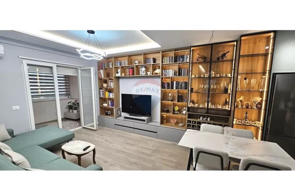 Shtepi ne shitje Apartament ne Tirane, 2+1, Mobilimi E mobiluar, Pagesa 210,000  Euro.