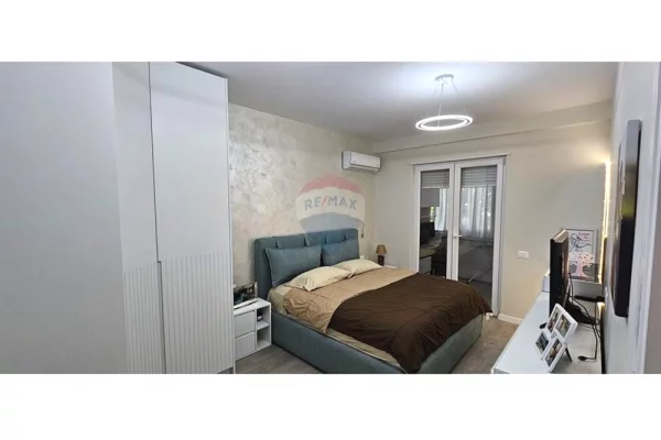 Shtepi ne shitje Apartament ne Tirane, 2+1, Mobilimi E mobiluar, Pagesa 210,000  Euro.