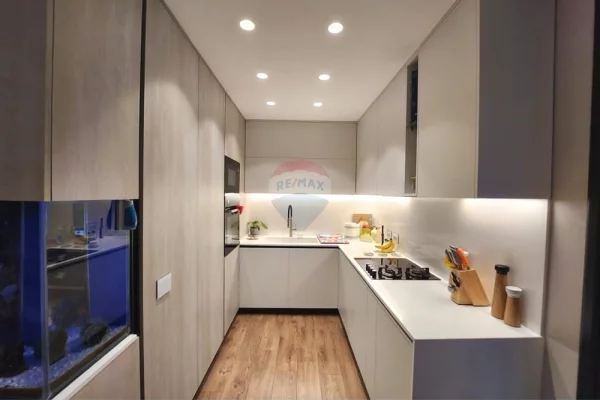 Shtepi ne shitje Apartament ne Tirane, 2+1, Mobilimi E mobiluar, Pagesa 380,000  Euro.