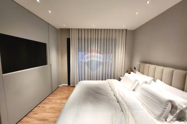 Shtepi ne shitje Apartament ne Tirane, 2+1, Mobilimi E mobiluar, Pagesa 380,000  Euro.