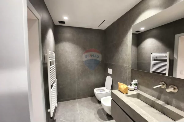 Shtepi ne shitje Apartament ne Tirane, 2+1, Mobilimi E mobiluar, Pagesa 380,000  Euro.