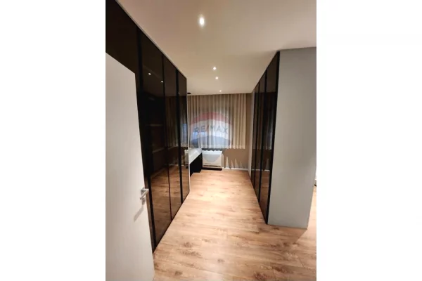 Shtepi ne shitje Apartament ne Tirane, 2+1, Mobilimi E mobiluar, Pagesa 380,000  Euro.