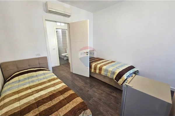 Shtepi ne shitje Apartament ne Tirane, 2+1, Mobilimi E mobiluar, Pagesa 180,000  Euro.