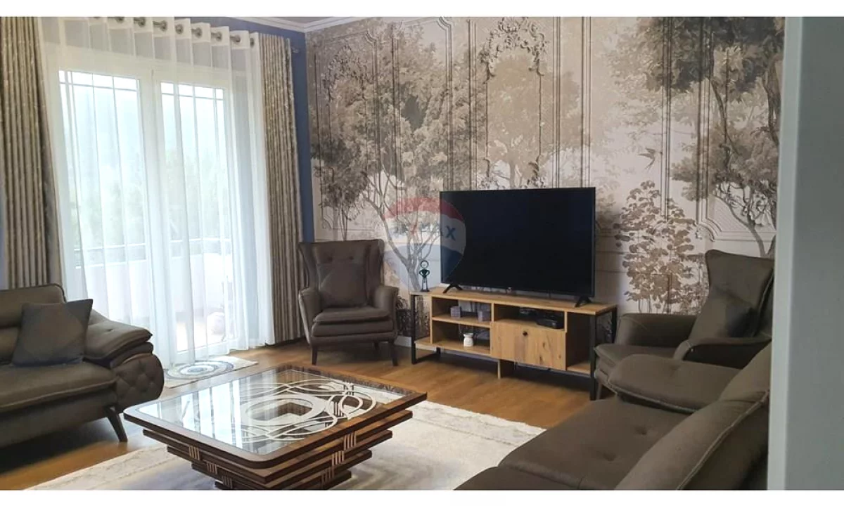 Shtepi ne shitje Apartament ne Tirane, 2+1, Mobilimi E mobiluar, Pagesa 255,000  Euro.