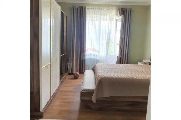 Shtepi ne shitje Apartament ne Tirane, 2+1, Mobilimi E mobiluar, Pagesa 255,000  Euro.