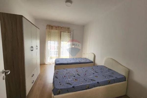 Shtepi me qera Apartament ne Tirane, 2+1, Mobilimi E mobiluar, Pagesa 500  Euro.