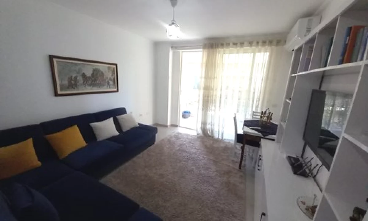 Shtepi me qera Apartament ne Tirane, 1+1, Mobilimi E mobiluar, Pagesa 40,000  Leke.