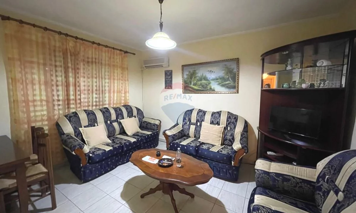 Shtepi ne shitje Apartament ne Tirane, 1+1, Mobilimi E mobiluar, Pagesa 105,000  Euro.