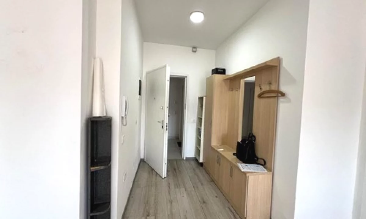 Shtepi ne shitje Apartament ne Tirane, 3+1, Mobilimi Pjeserisht e mobiluar, Pagesa 235,000  Euro.