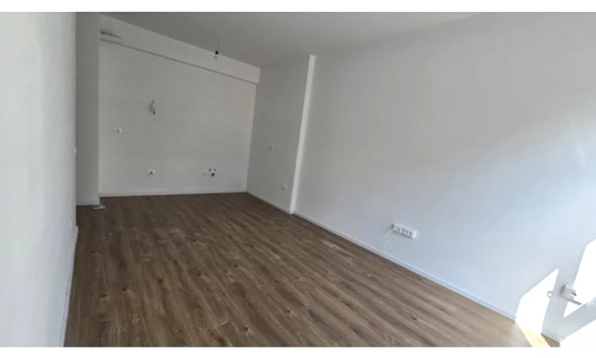 Shtepi ne shitje Apartament ne Tirane, 1+1, Mobilimi E mobiluar, Pagesa 86,000  Euro.