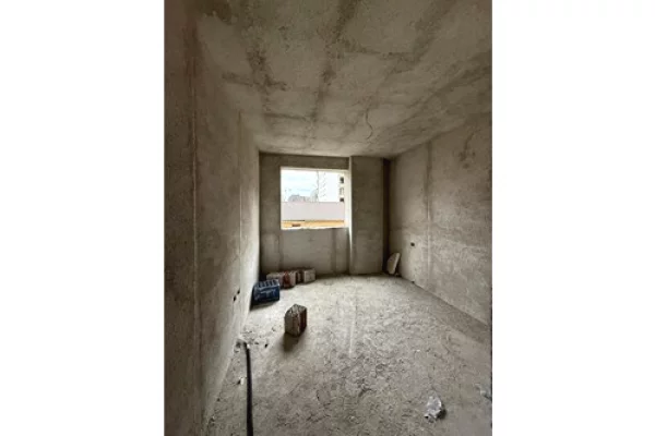 Shtepi ne shitje Apartament ne Tirane, 1+1, Mobilimi Bosh, pa mobiluar, Pagesa 85,000  Euro.