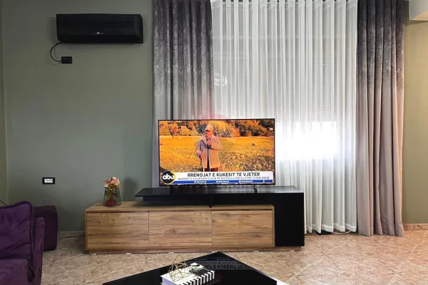 Shtepi me qera Apartament ne Tirane, 2+1, Mobilimi E mobiluar, Pagesa 45,000  Leke.