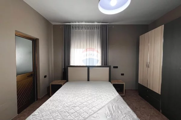 Shtepi me qera Apartament ne Tirane, 2+1, Mobilimi E mobiluar, Pagesa 45,000  Leke.