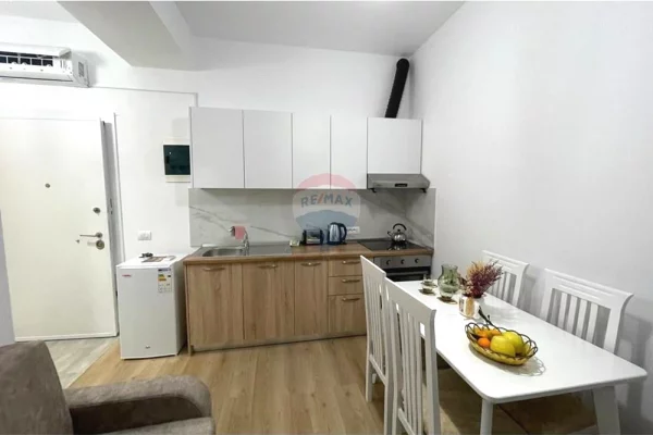 Shtepi me qera Apartament ne Tirane, 1+1, Mobilimi E mobiluar, Pagesa 450  Euro.