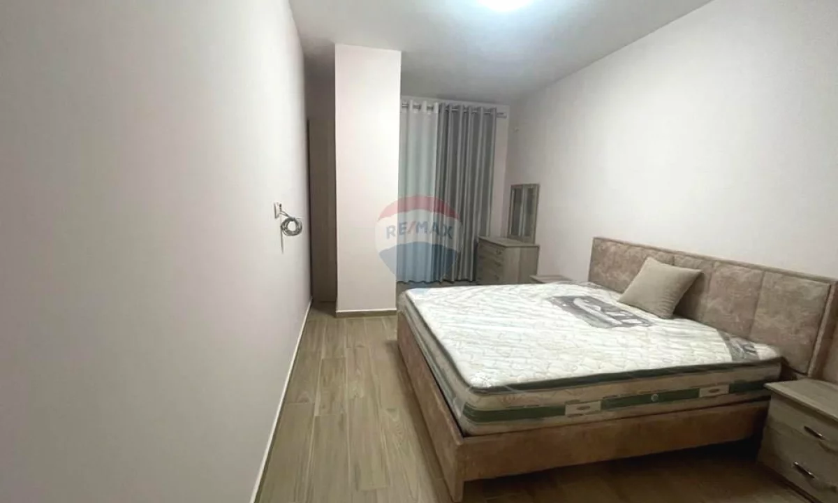 Shtepi ne shitje Apartament ne Tirane, 1+1, Mobilimi E mobiluar, Pagesa 95,000  Euro.