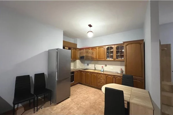 Shtepi me qera Apartament ne Tirane, 1+1, Mobilimi E mobiluar, Pagesa 50,000  Leke.