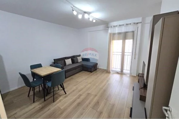 Shtepi me qera 1+1 ne Tirane - 700 Euro
