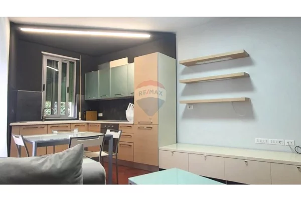 Shtepi me qera Apartament ne Tirane, 1+1, Mobilimi E mobiluar, Pagesa 620  Euro.