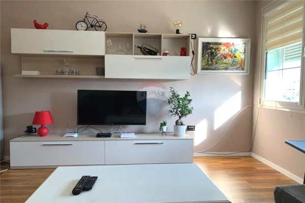 Shtepi me qera Apartament ne Tirane, 2+1, Mobilimi E mobiluar, Pagesa 720  Euro.