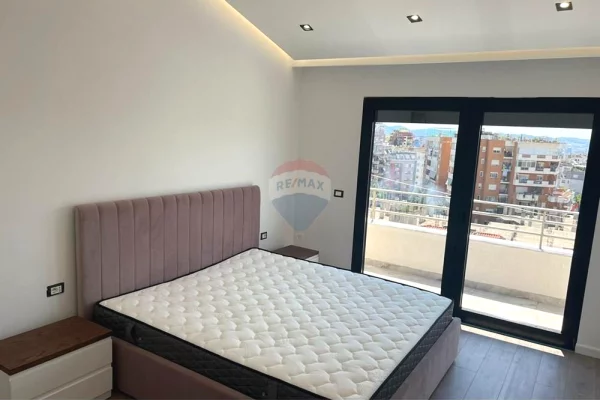 Shtepi me qera Apartament ne Tirane, 2+1, Mobilimi E mobiluar, Pagesa 520  Euro.