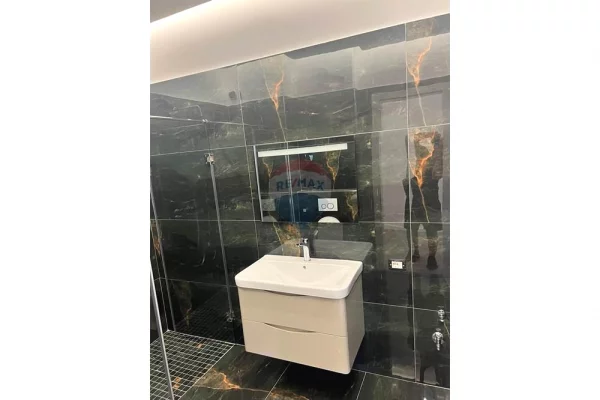 Shtepi me qera Apartament ne Tirane, 2+1, Mobilimi E mobiluar, Pagesa 520  Euro.