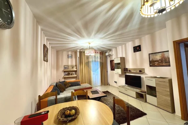 Shtepi me qera Apartament ne Tirane, 2+1, Mobilimi E mobiluar, Pagesa 67,000  Leke.