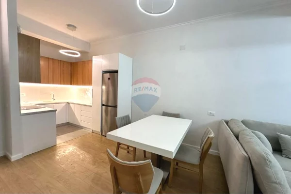 Shtepi me qera Apartament ne Tirane, 2+1, Mobilimi E mobiluar, Pagesa 86,500  Leke.