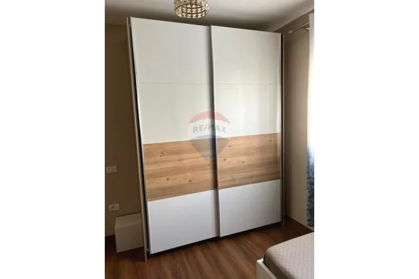 Shtepi me qera Apartament ne Tirane, 2+1, Mobilimi E mobiluar, Pagesa 81,500  Leke.