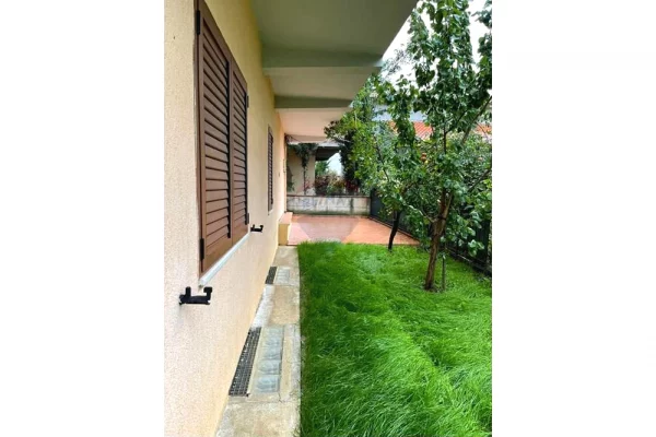 Shtepi me qera Apartament ne Tirane, 2+1, Mobilimi E mobiluar, Pagesa 470  Euro.