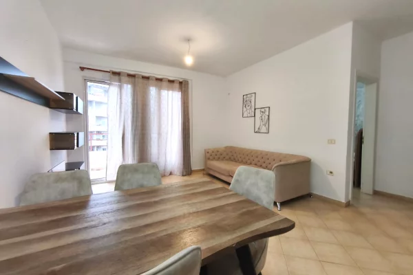 Shtepi me qera Apartament ne Tirane, 1+1, Mobilimi E mobiluar, Pagesa 400  Euro.