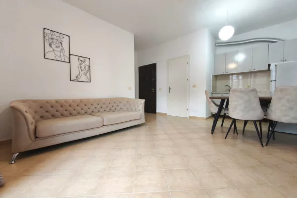 🏡 Jepet me qira apartament 1+1 në zonën e Freskut