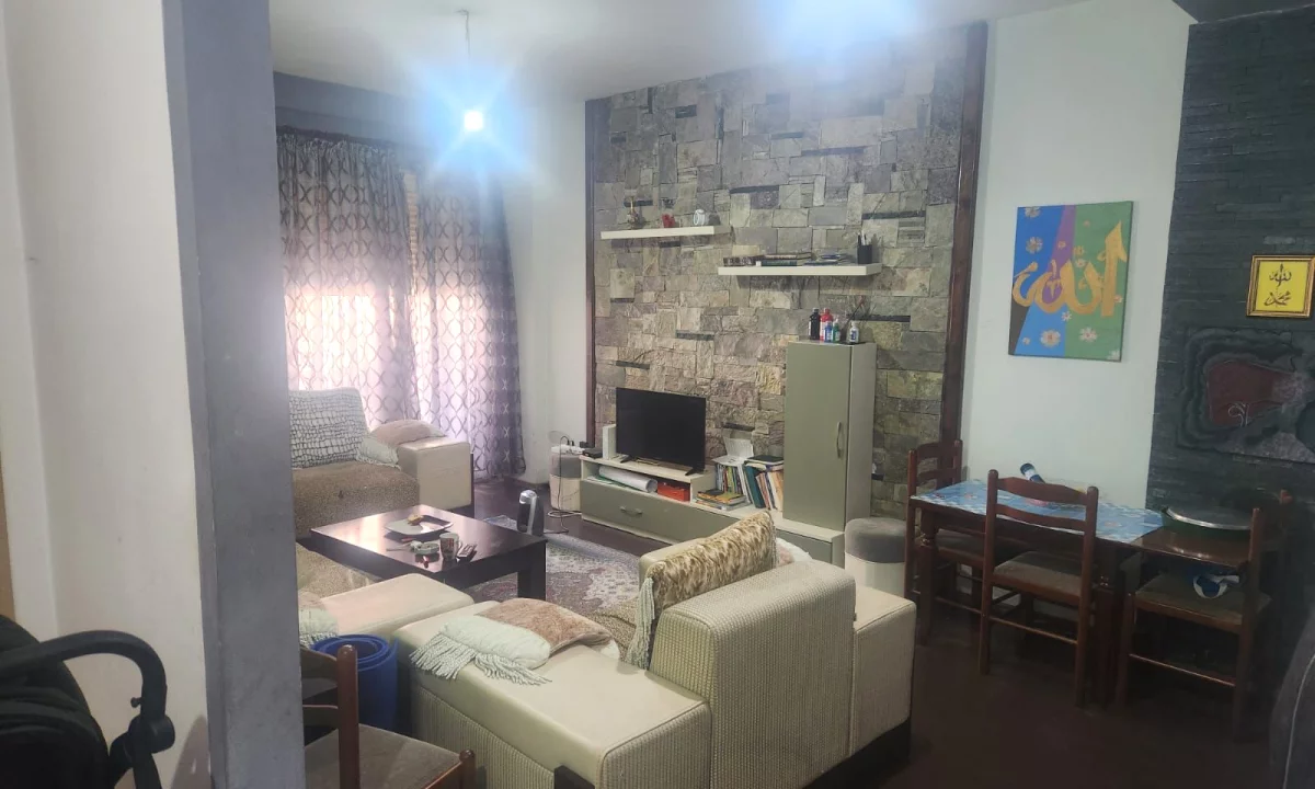 Shtepi me qera Apartament ne Tirane, 1+1, Mobilimi E mobiluar, Pagesa 42,000  Leke.