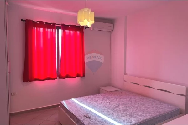 Shtepi me qera Apartament ne Tirane, 2+1, Mobilimi E mobiluar, Pagesa 570  Euro.