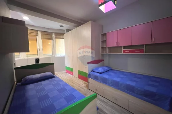Shtepi me qera Apartament ne Tirane, 2+1, Mobilimi E mobiluar, Pagesa 97,000  Leke.