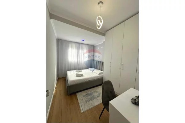 Shtepi ne shitje Apartament ne Tirane, 1+1, Mobilimi E mobiluar, Pagesa 119,000  Euro.