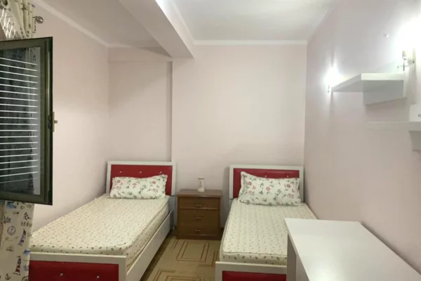 Shtepi me qera Apartament ne Tirane, 2+1, Mobilimi E mobiluar, Pagesa 600  Euro.