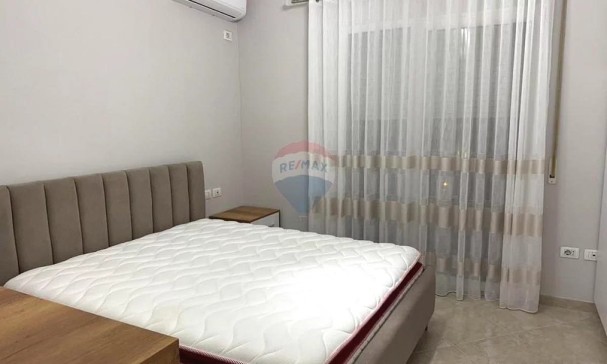 Shtepi me qera Apartament ne Tirane, 1+1, Mobilimi E mobiluar, Pagesa 550  Euro.